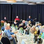 Live im Saal Kamp